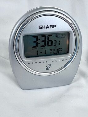 Sharp Atomic Digital Travel Alarm Clock Silver Automatic SPC364 night back light